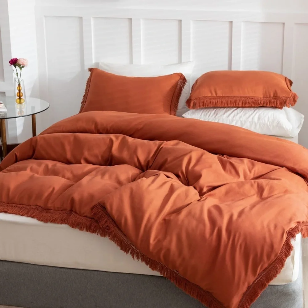 - - NEW RUST COLOR QUEEN SIZE Tassel comforter Set -NEW